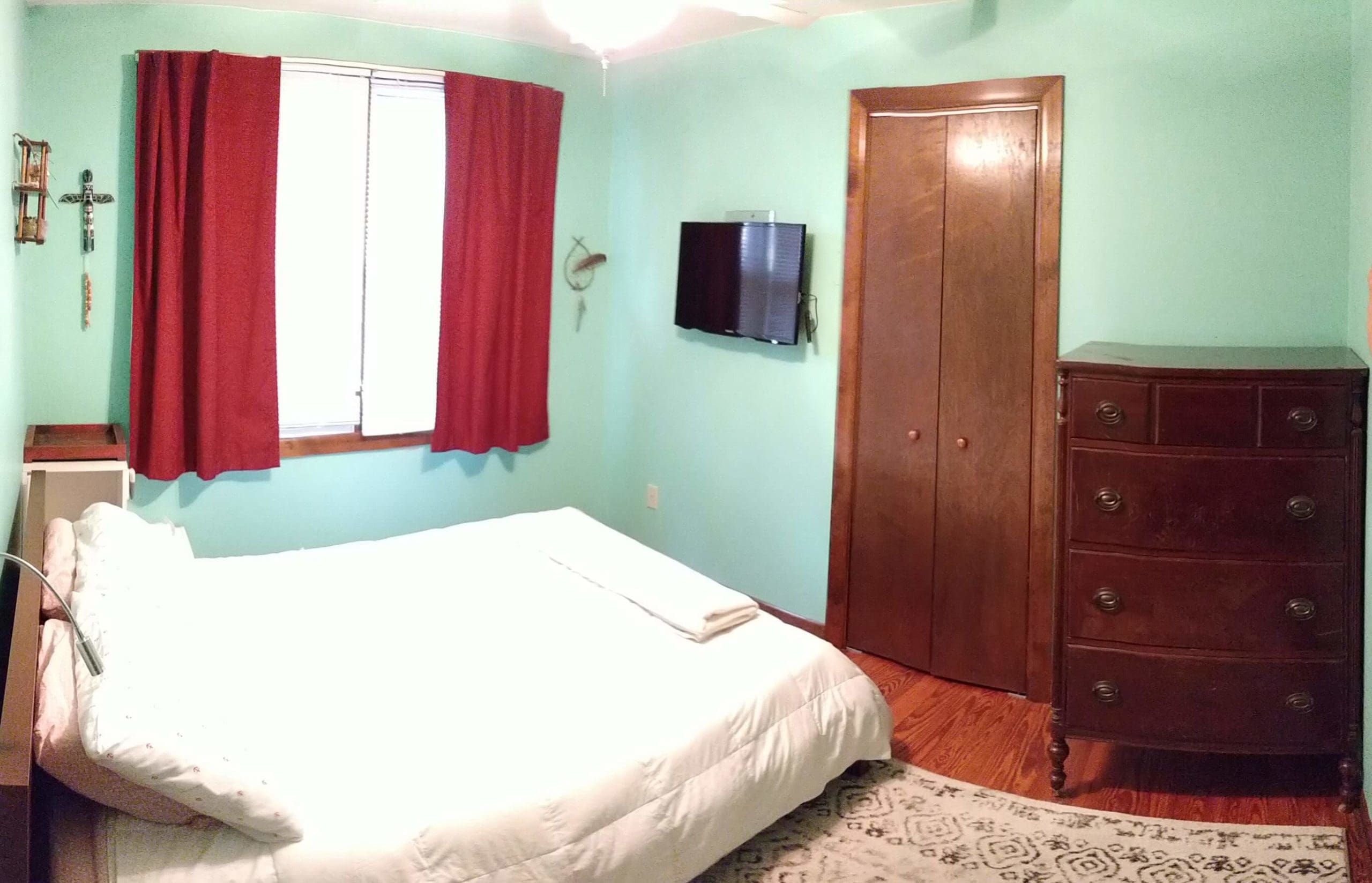 Hideaway in the Middle of Everything bedroom Eastport Annapolis Hideaway in the Middle of Everything bedroom Eastport Annapolis